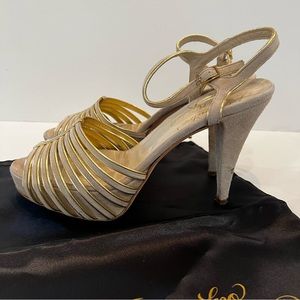 Alejandro Ingelmo Strappy Stiletto Heels Sz 38.5 / 8.5 Suede Cream Gold